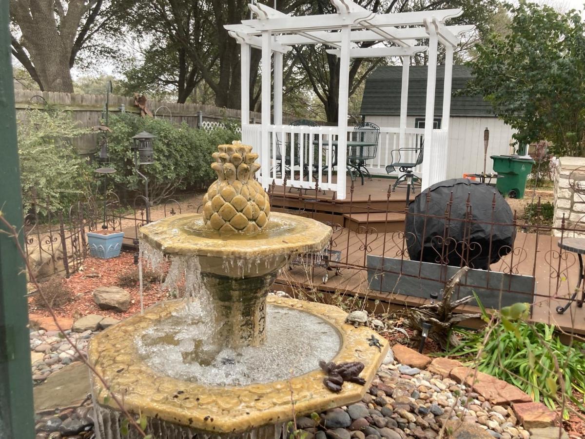Granbury Gardens Bed And Breakfast Exteriér fotografie